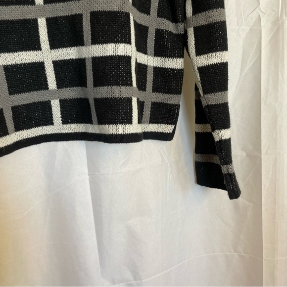 OLD NAVY Women’s Black Gray White Square Stripe Plaid Sweater Size Large - Picture 6 of 10